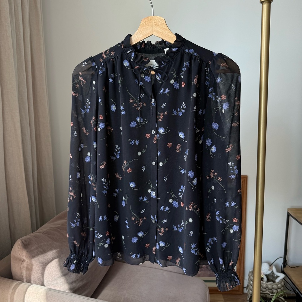 Aritzia Wilfred Floral Blouse Black Ruffle Tie Neck Lightweight – XS